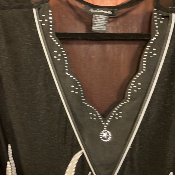 Fancy top sewn in under blouse - Picture 2 of 4